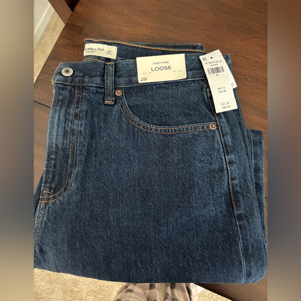 Abercrombie High Rise Loose Jeans (8R)